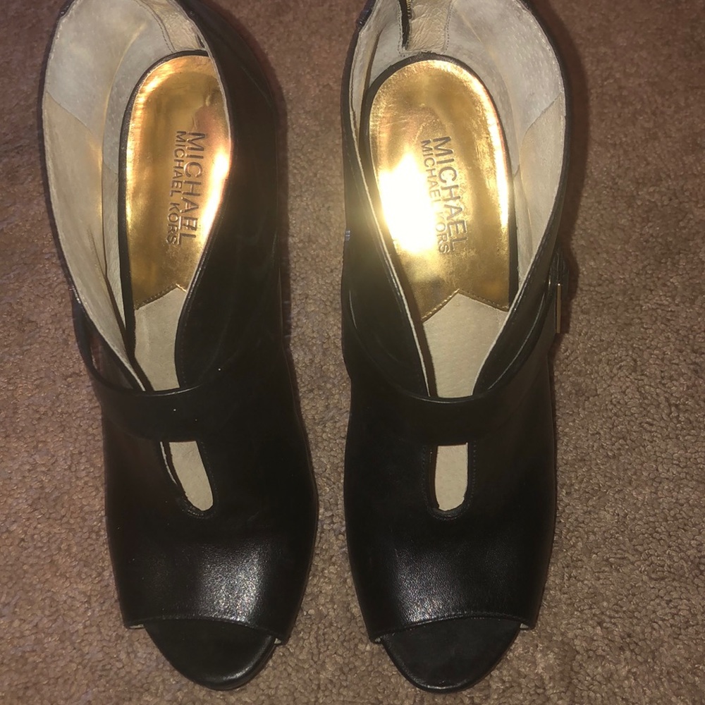 Micheal Kors peep toe heels